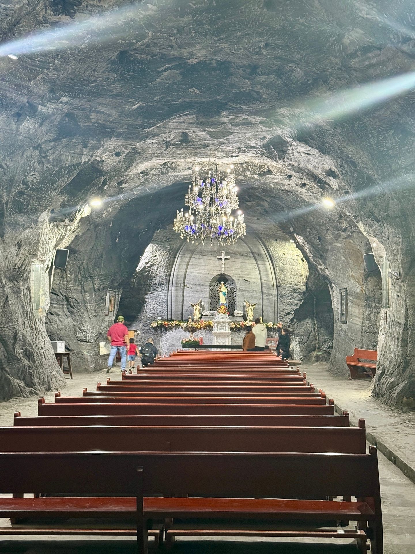 Nave principal da Catedral de Sal de Zipaquirá, na Colômbia