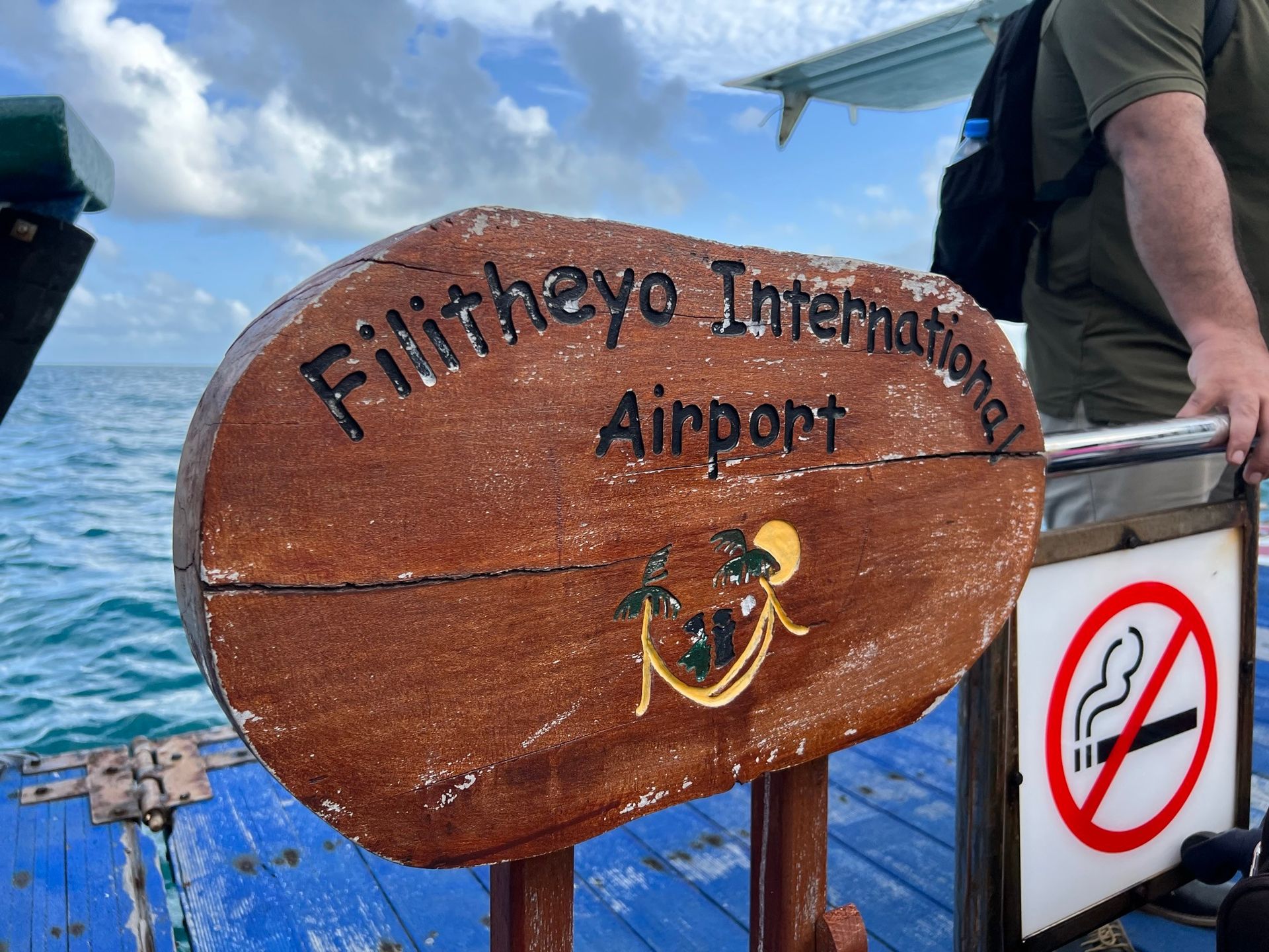 Placa da plataforma flutuante de hidroaviao em Filitheyo