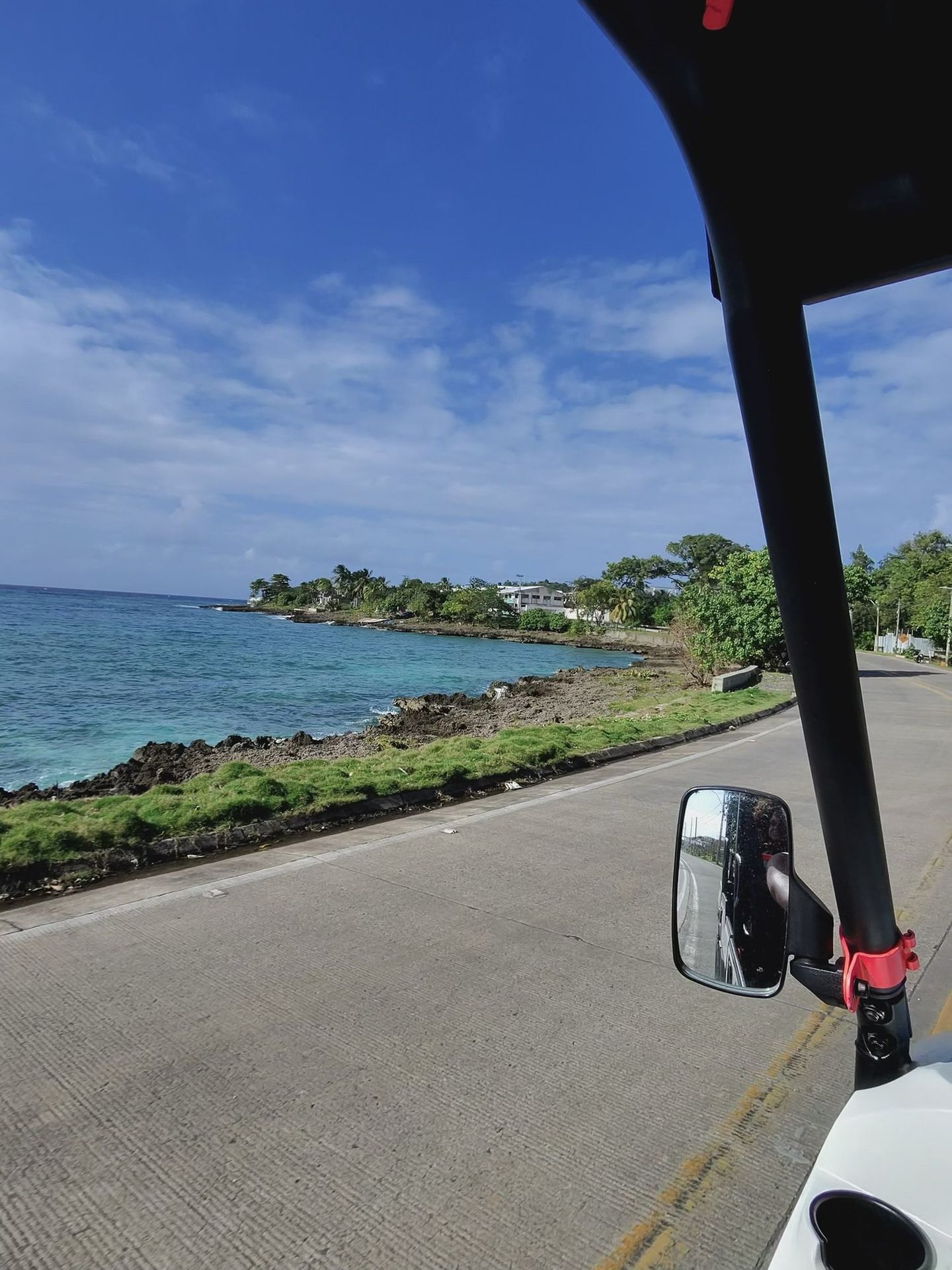 Estrada costeira de buggy em San Andrés