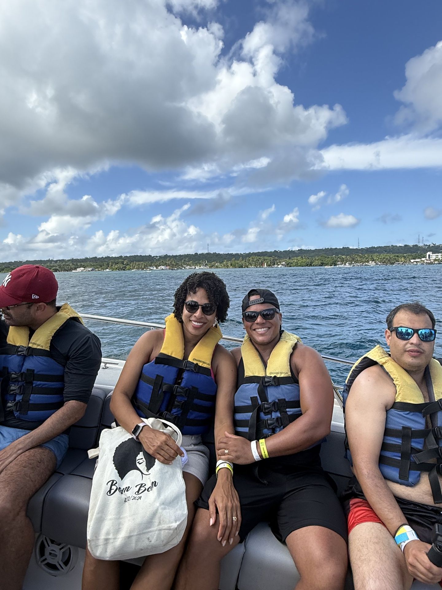 Casal em passeio de barco em San Andrés